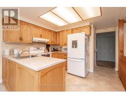 18 Hesse Crescent, Ottawa, ON K2S1E4 Photo 8