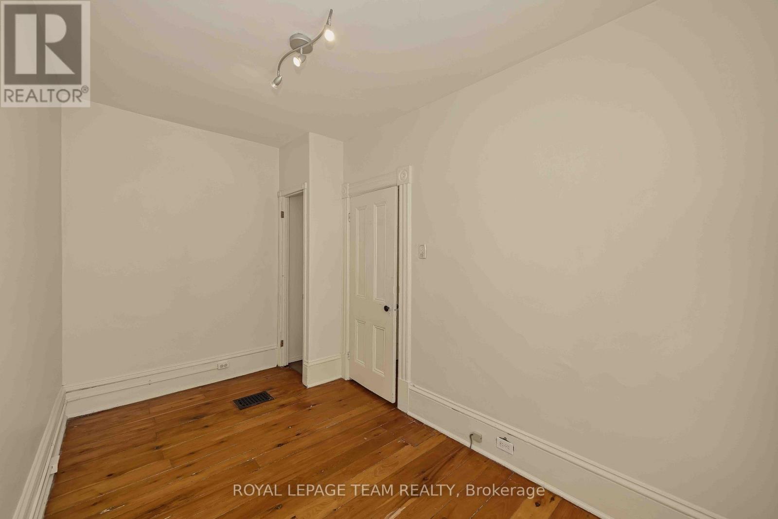 4 Bed, 2 Bath House for Sale in Ottawa – 539 GILMOUR STREET, Ottawa – MLS# X13632698 - Image 17