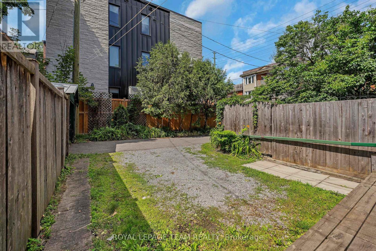 4 Bed, 2 Bath House for Sale in Ottawa – 539 GILMOUR STREET, Ottawa – MLS# X13632698 - Image 35