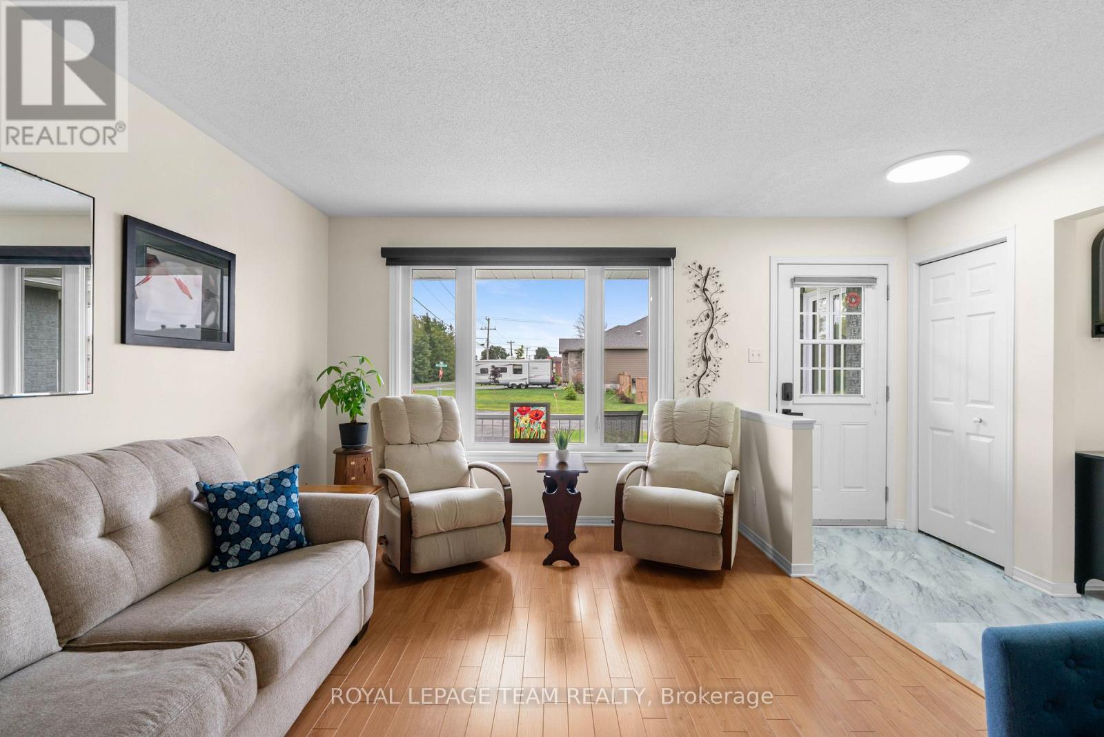 2 BILLINGS AVENUE W - 13
