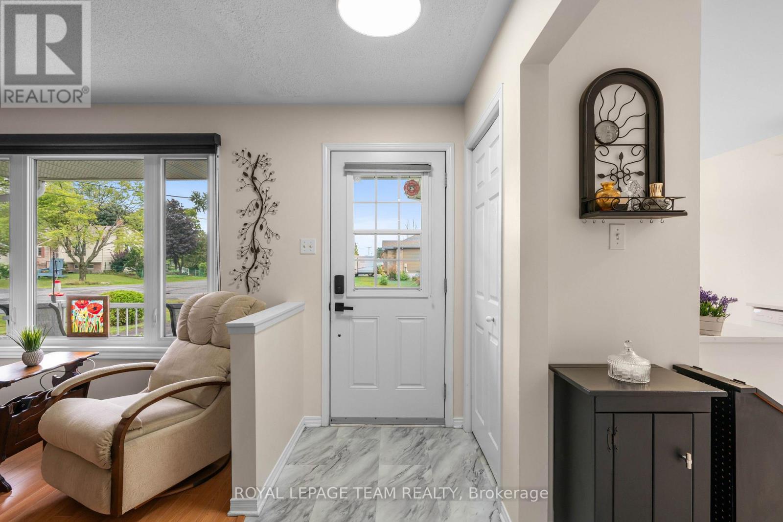 2 BILLINGS AVENUE W - 4