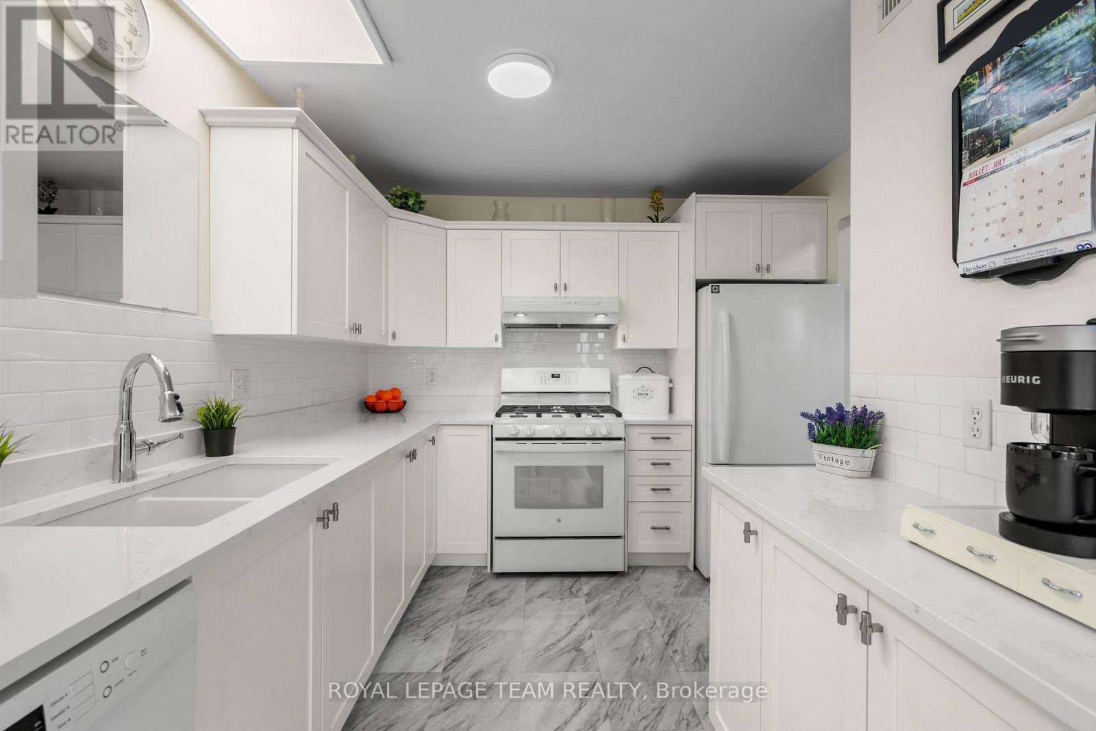 2 BILLINGS AVENUE W - 6