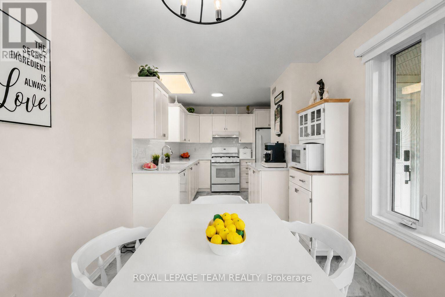 2 BILLINGS AVENUE W - 8