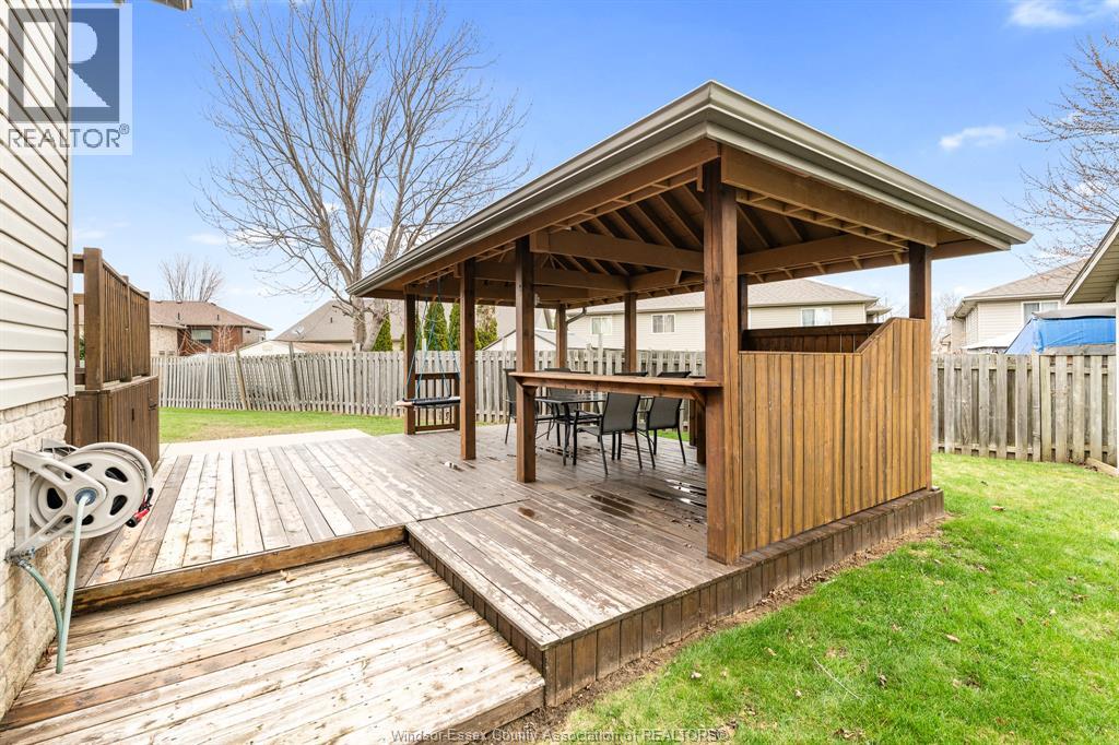 7 Beniuk COURT - 32