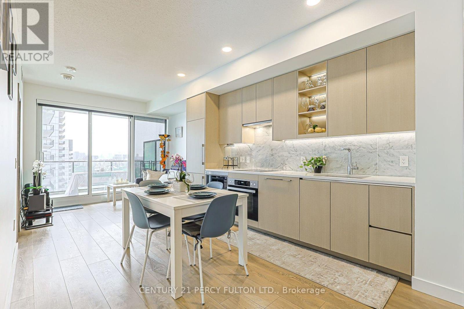 #2207 95 MCMAHON DRIVE - 17