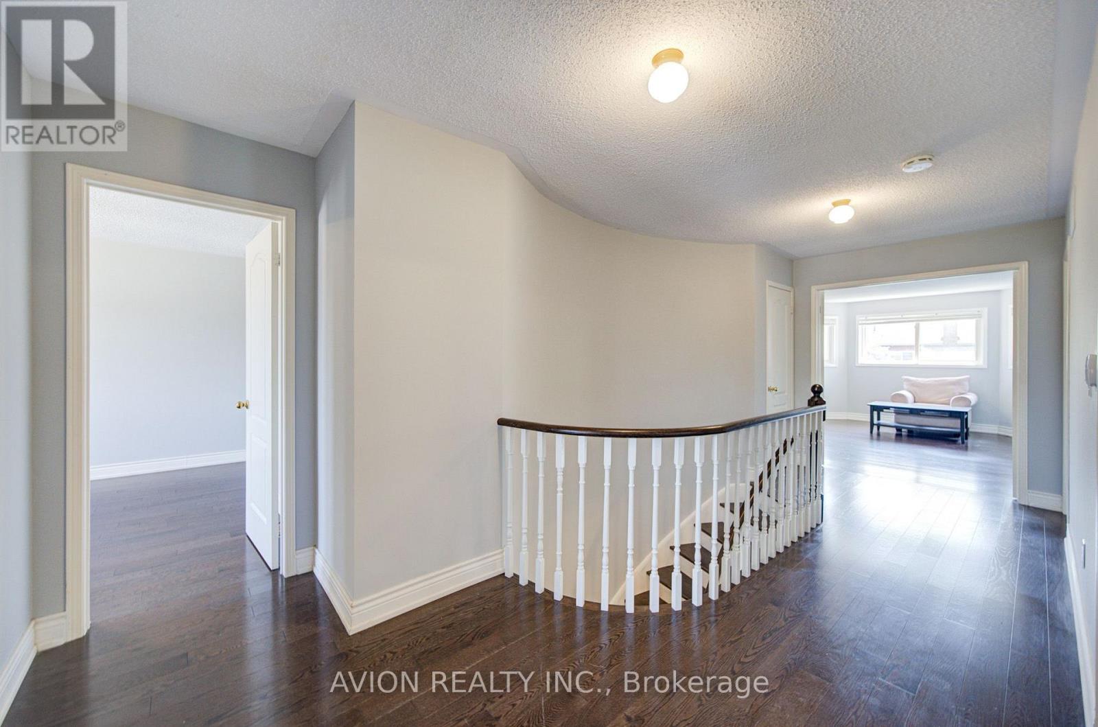 29 CHARRINGTON CRESCENT - 25