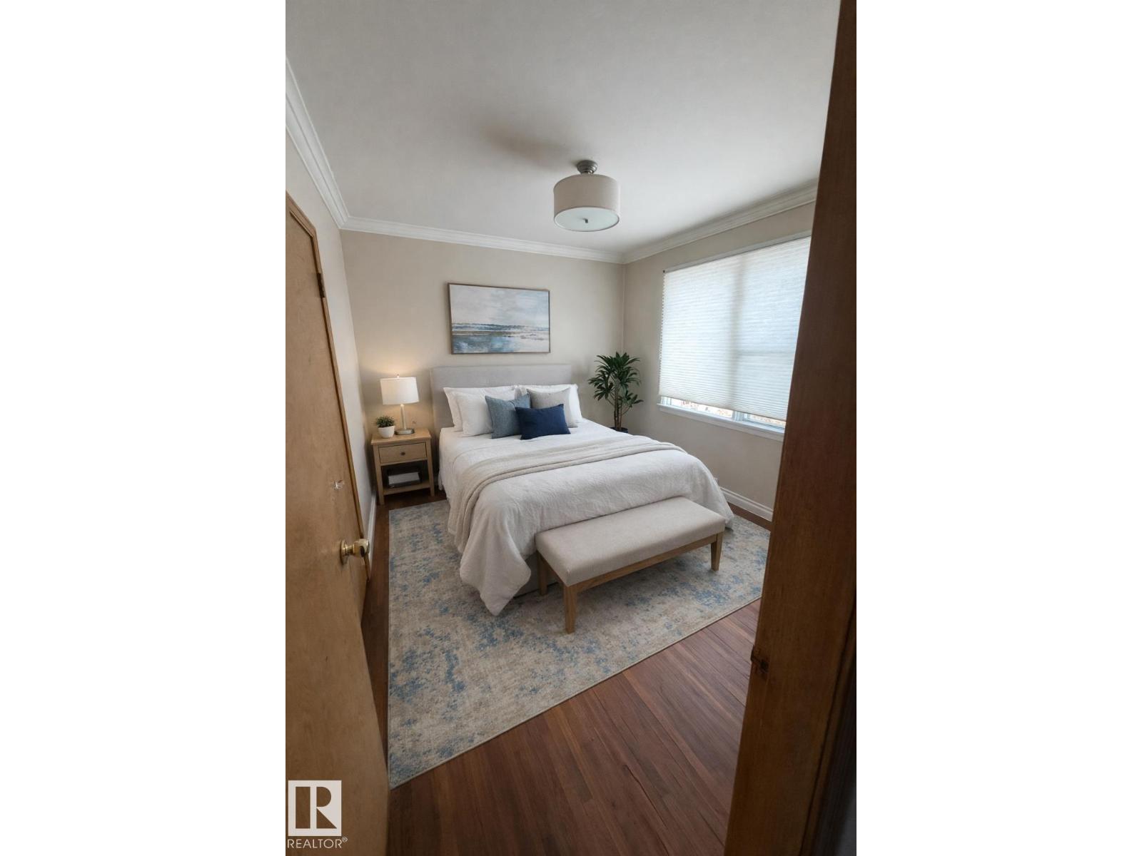 7910 75 ST NW - 10