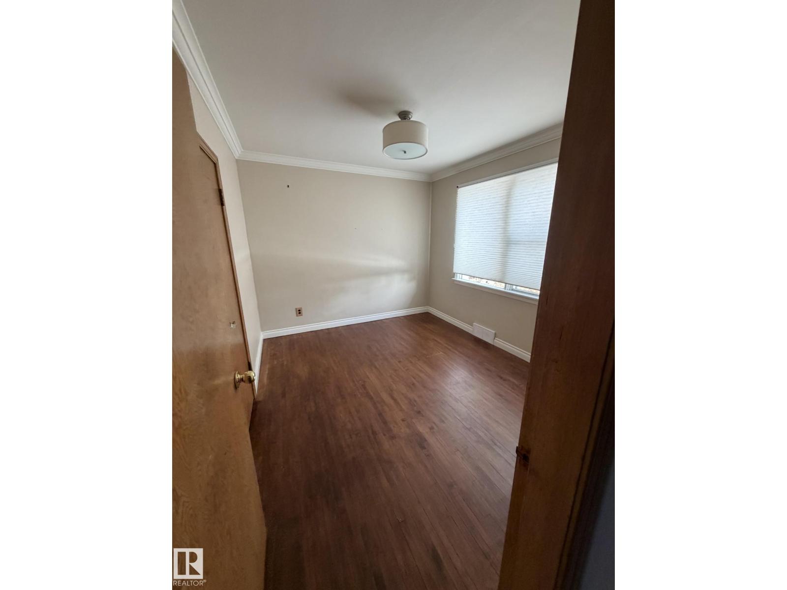 7910 75 ST NW - 11