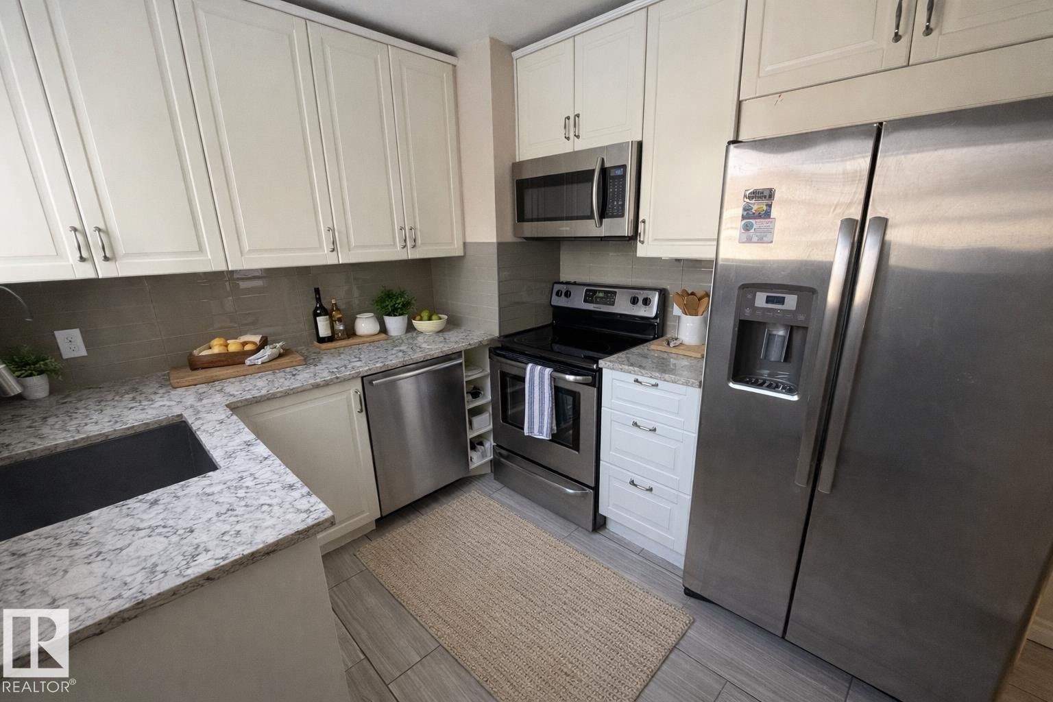 7910 75 ST NW - 6