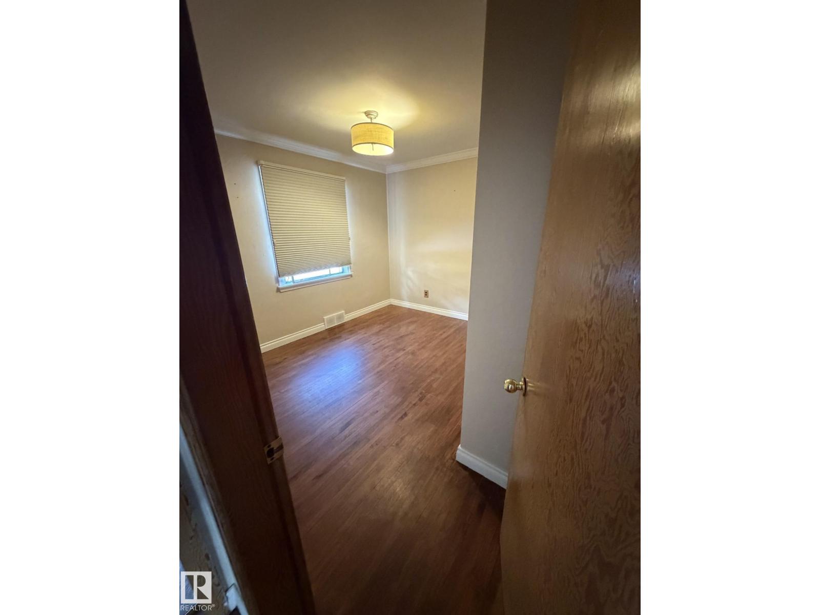 7910 75 ST NW - Image 9