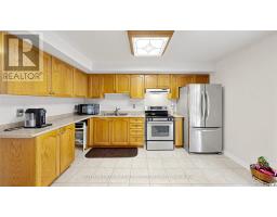 Partial bathroom - 2138 Eglinton Avenue W, Toronto, ON M6E2K8 Photo 8