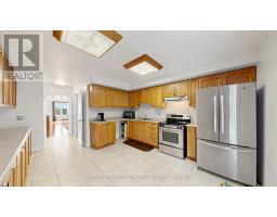 Primary Bedroom - 2138 Eglinton Avenue W, Toronto, ON M6E2K8 Photo 9