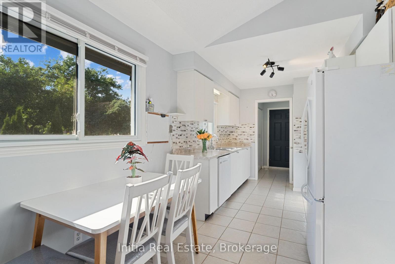 43 SUSSEX CRESCENT - 8
