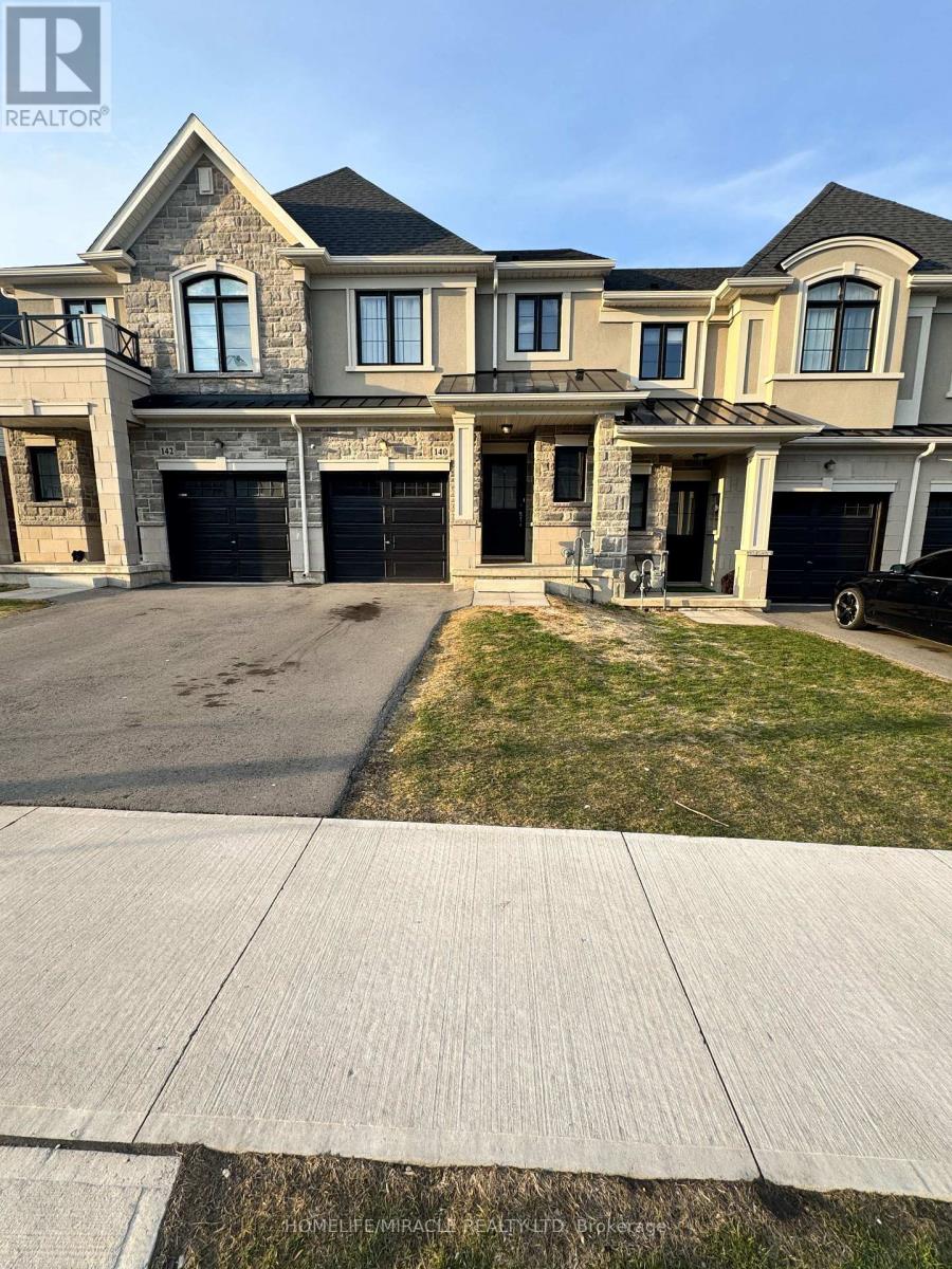 Photo of 140 Aquasanta Crescent