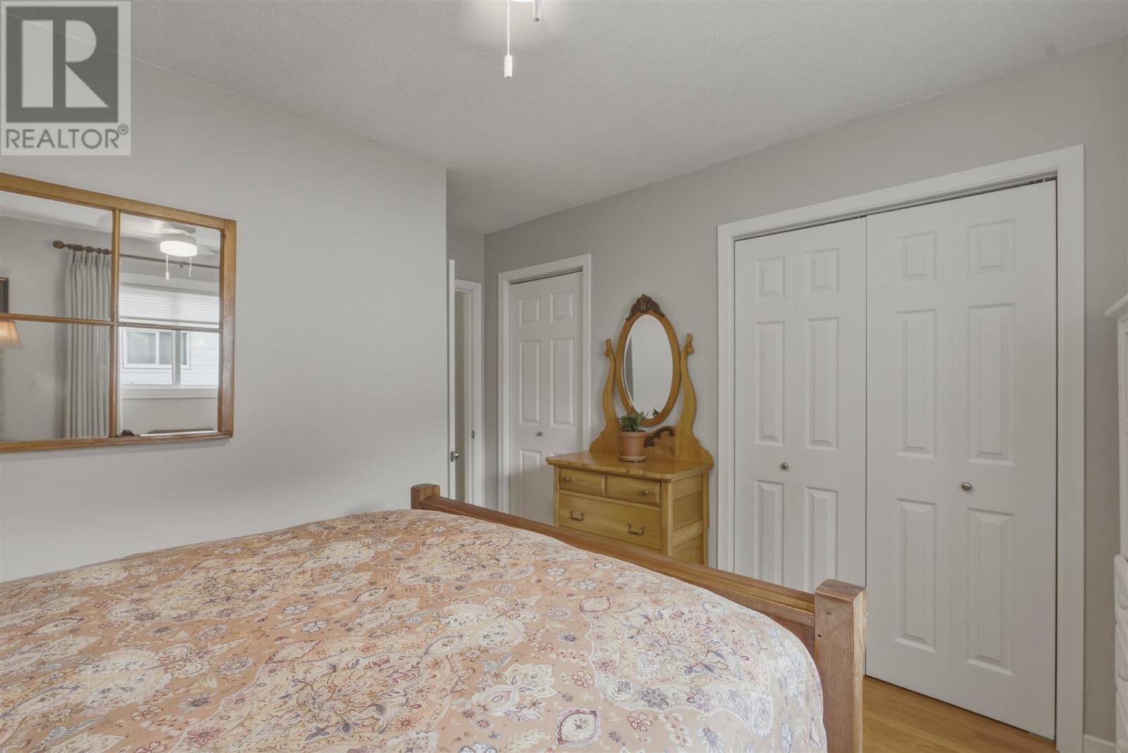 205 Hillside DR S - 15