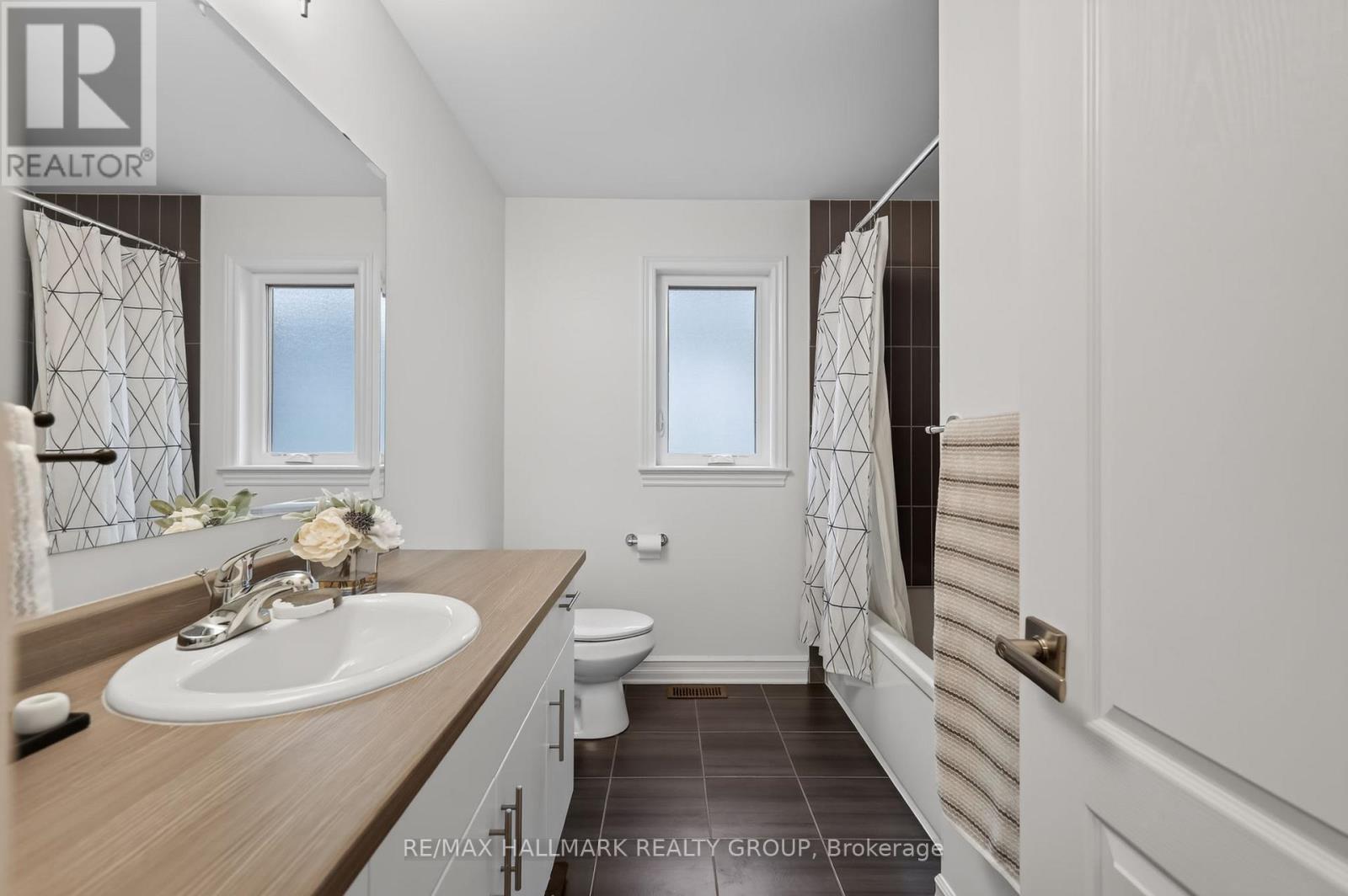 4 Bed, 4 Bath House for Sale in Ottawa – 878 EXCURSION WAY, Ottawa – MLS# X13632904 - Image 32