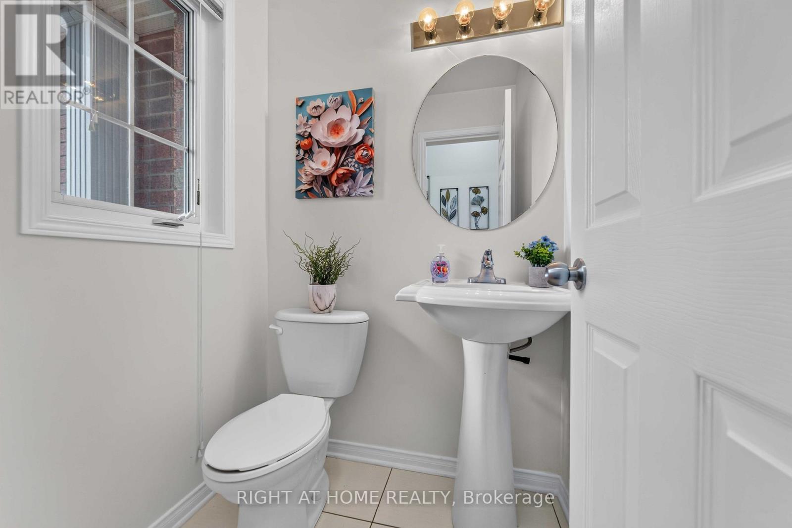 3 Bed, 2 Bath House for Sale in Ottawa – 343 AMICI TERRACE, Ottawa – MLS# X13632928 - Image 12