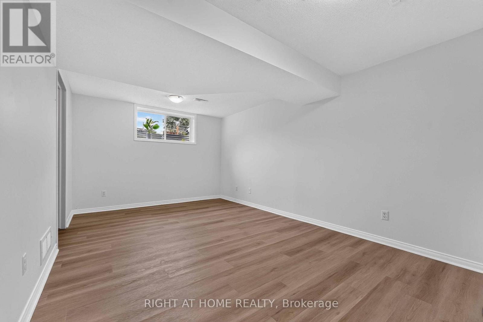 3 Bed, 2 Bath House for Sale in Ottawa – 343 AMICI TERRACE, Ottawa – MLS# X13632928 - Image 25