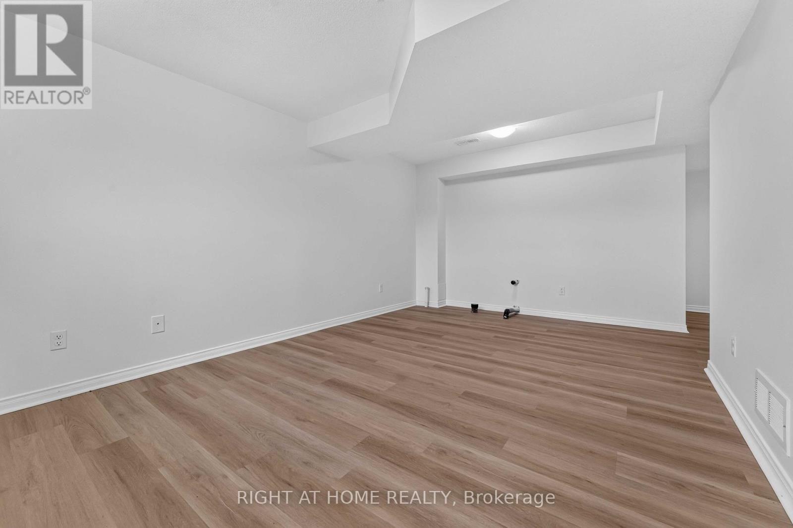 3 Bed, 2 Bath House for Sale in Ottawa – 343 AMICI TERRACE, Ottawa – MLS# X13632928 - Image 26