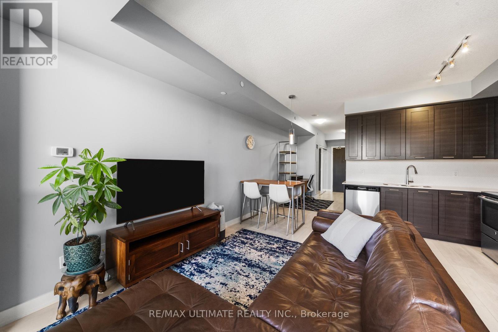#1001 50 BRUYERES MEWS - Image 14