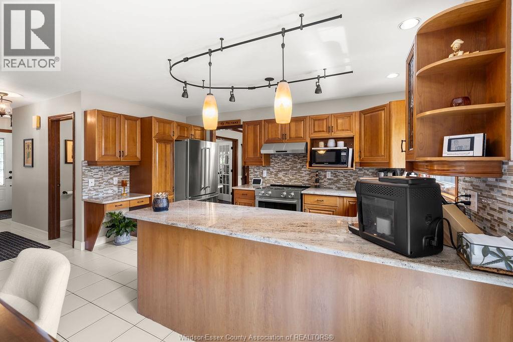 2137 EDGEMORE AVENUE - 11