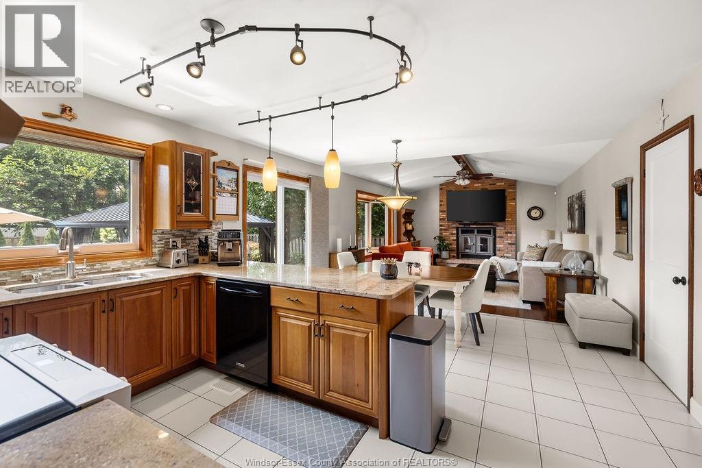 2137 EDGEMORE AVENUE - Image 12