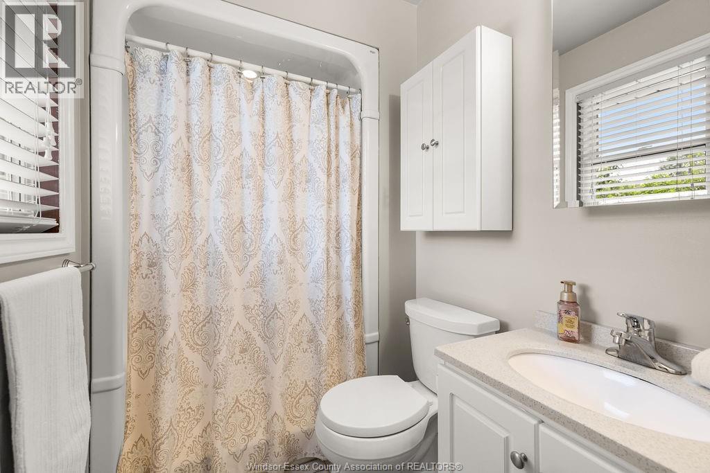 2137 EDGEMORE AVENUE - 27