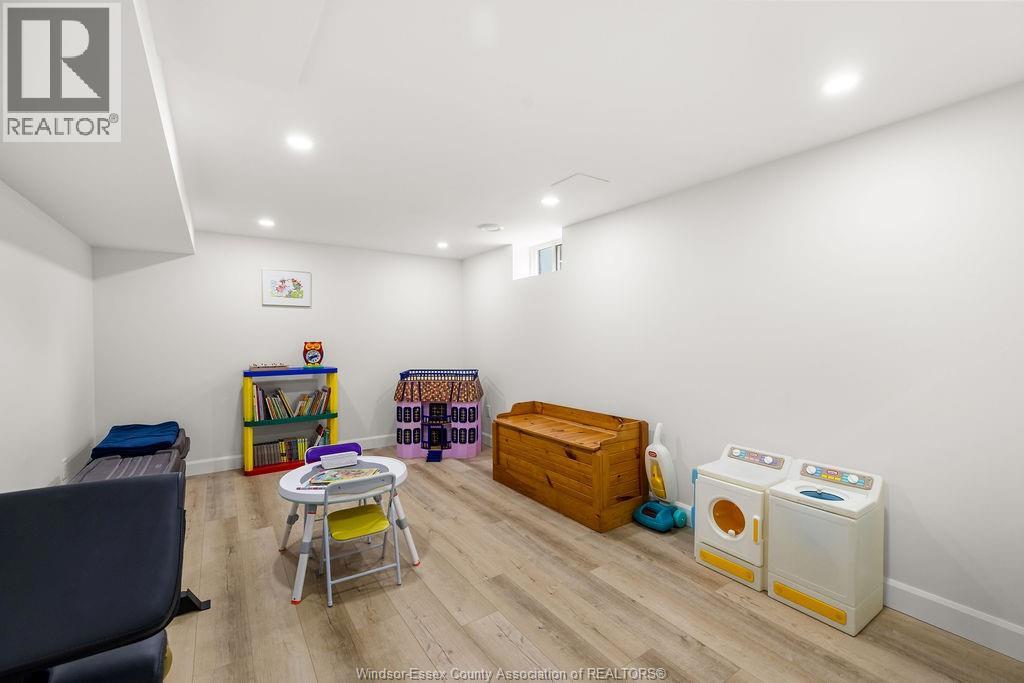 2137 EDGEMORE AVENUE - Image 33