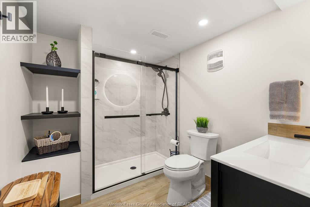 2137 EDGEMORE AVENUE - 34