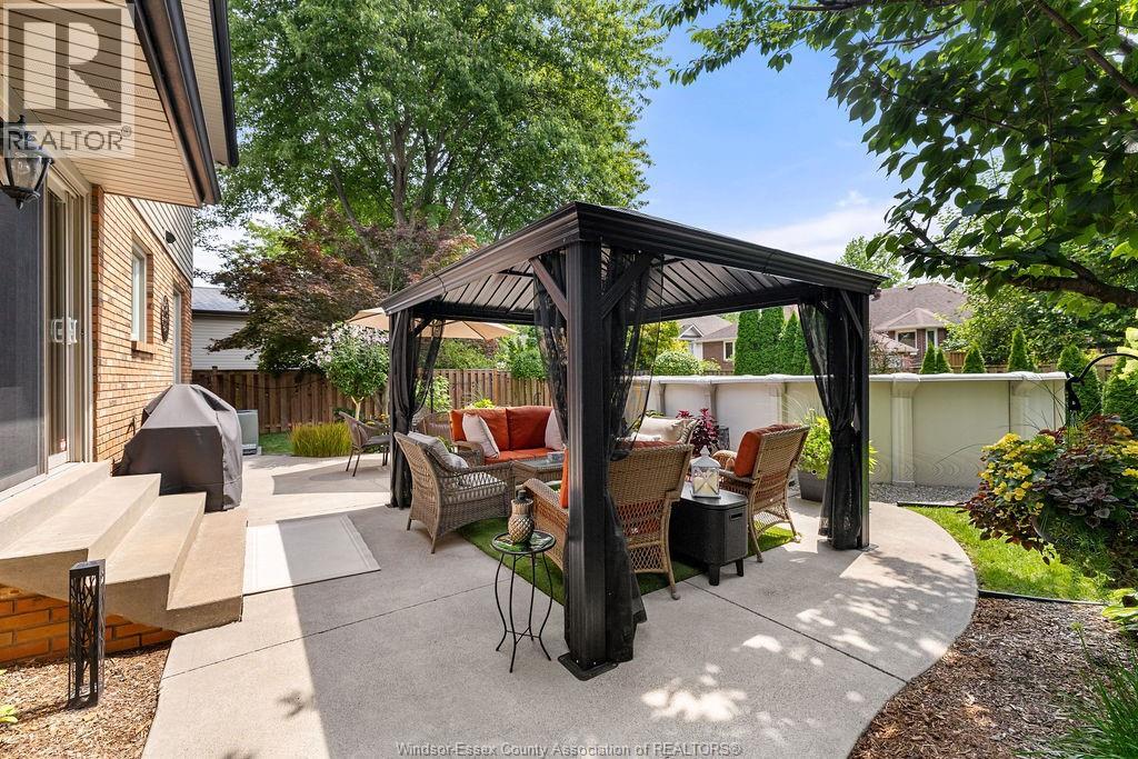 2137 EDGEMORE AVENUE - 40