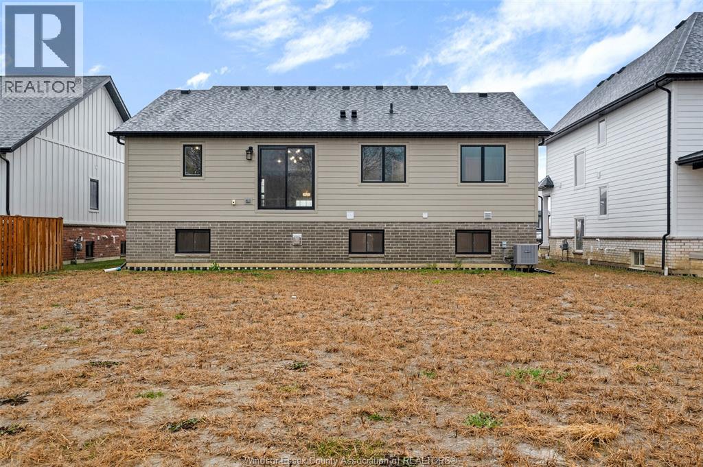 52 BELLEVIEW DRIVE - 22