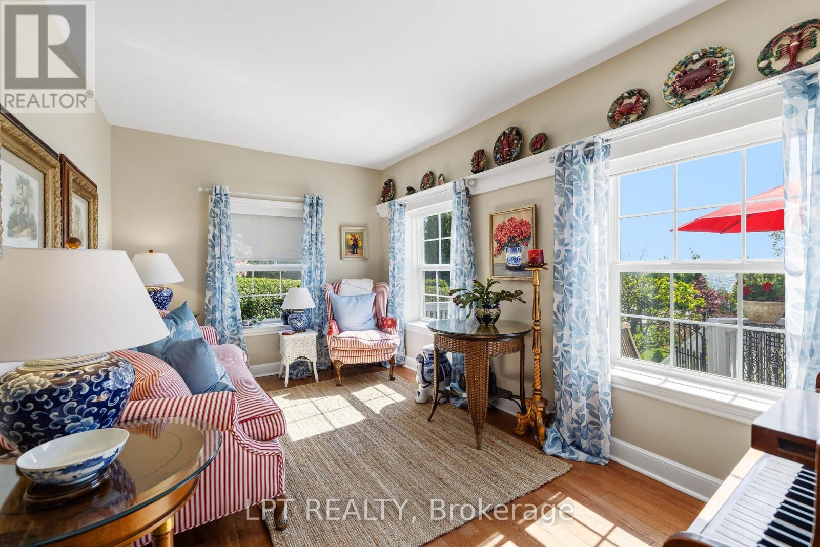 145 LAKE DRIVE N - 11