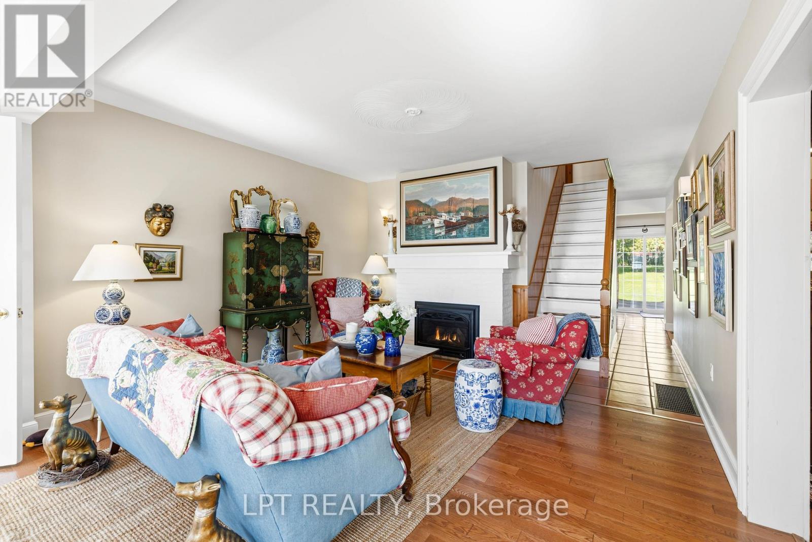 145 LAKE DRIVE N - 20