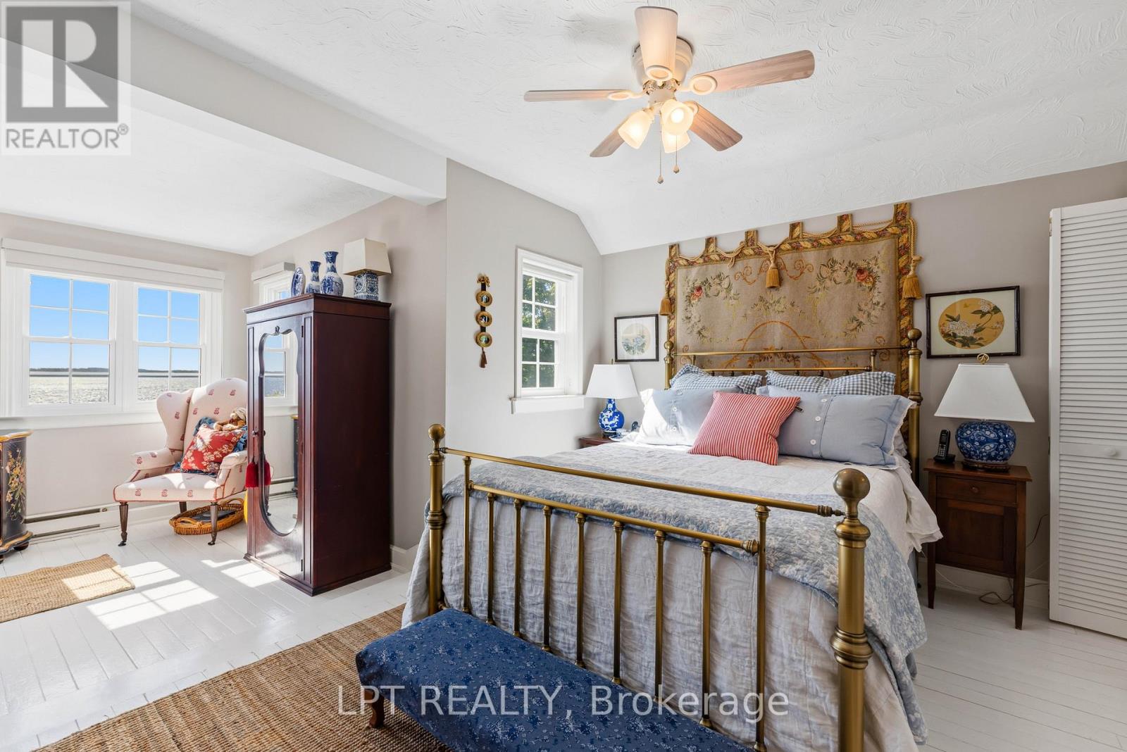 145 LAKE DRIVE N - 29