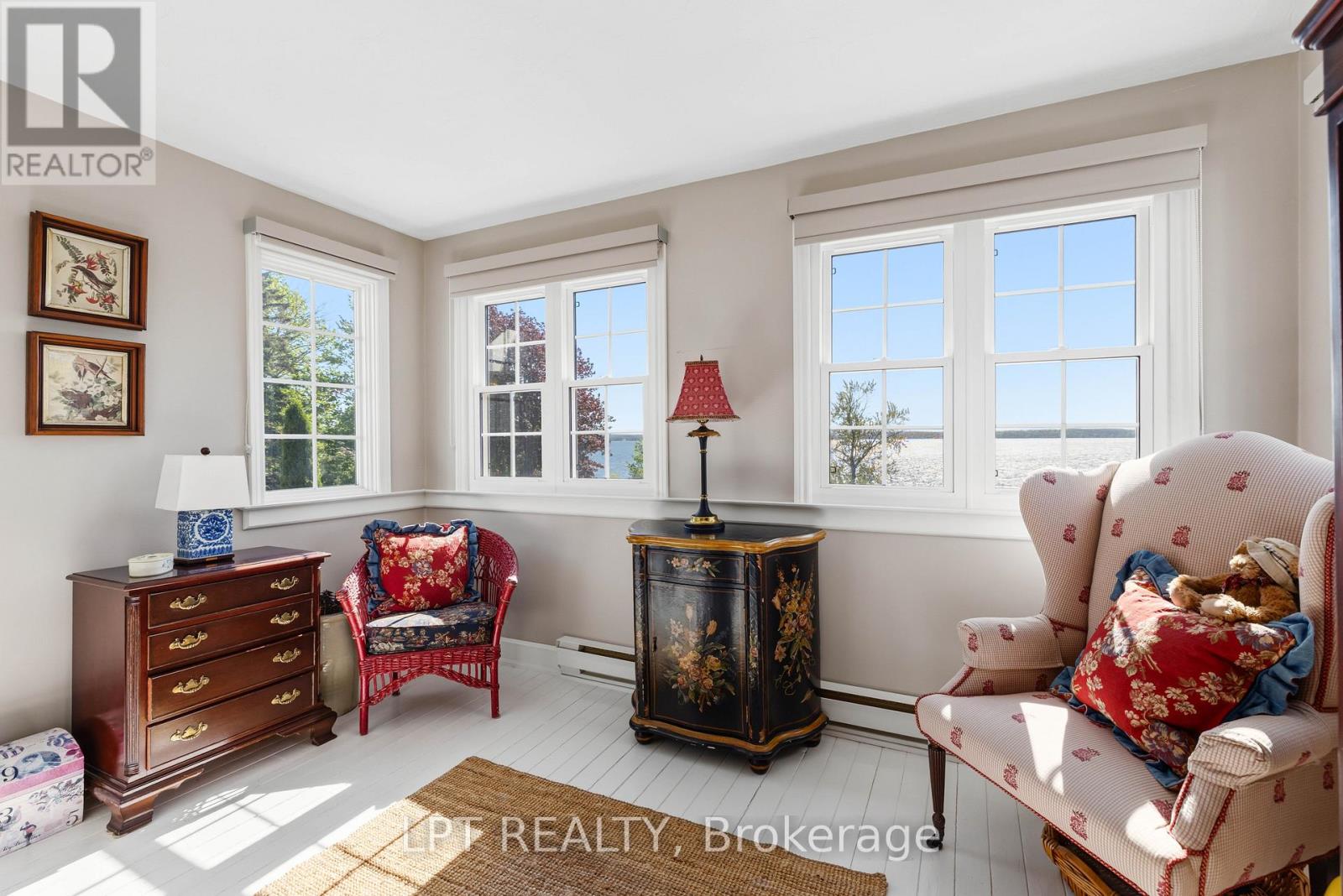 145 LAKE DRIVE N - 30
