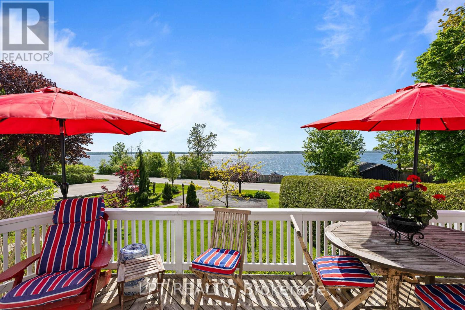 145 LAKE DRIVE N - 42