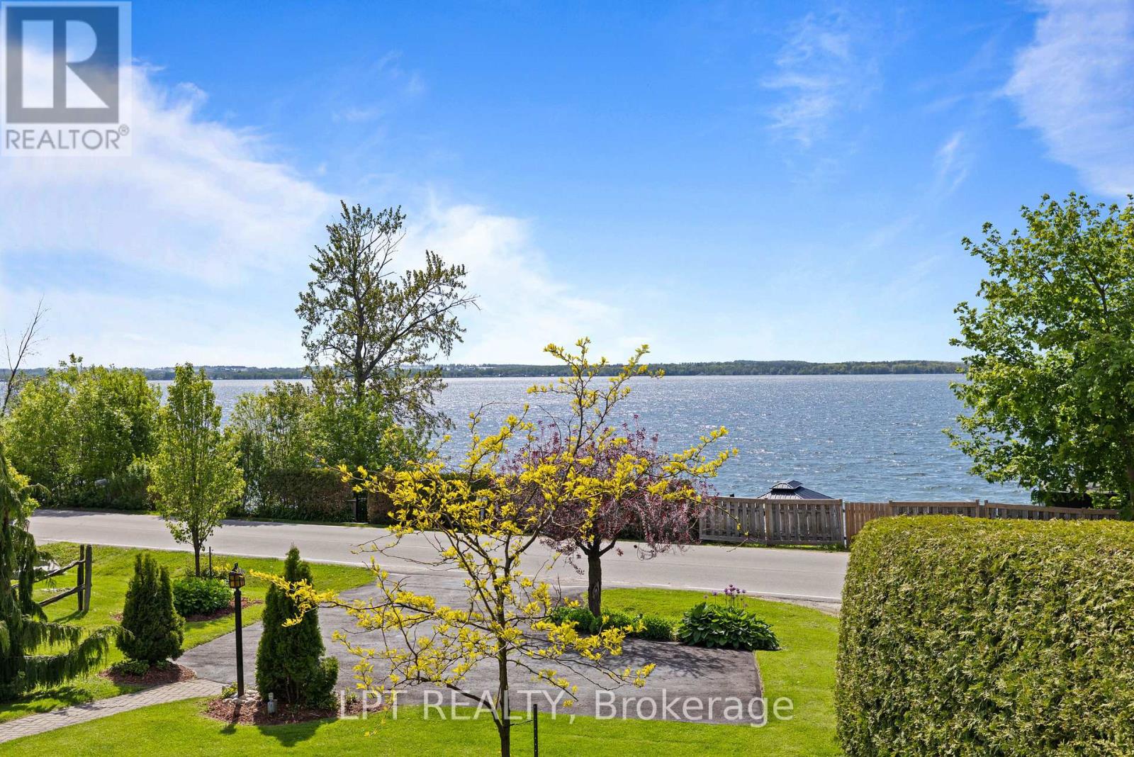 145 LAKE DRIVE N - 43