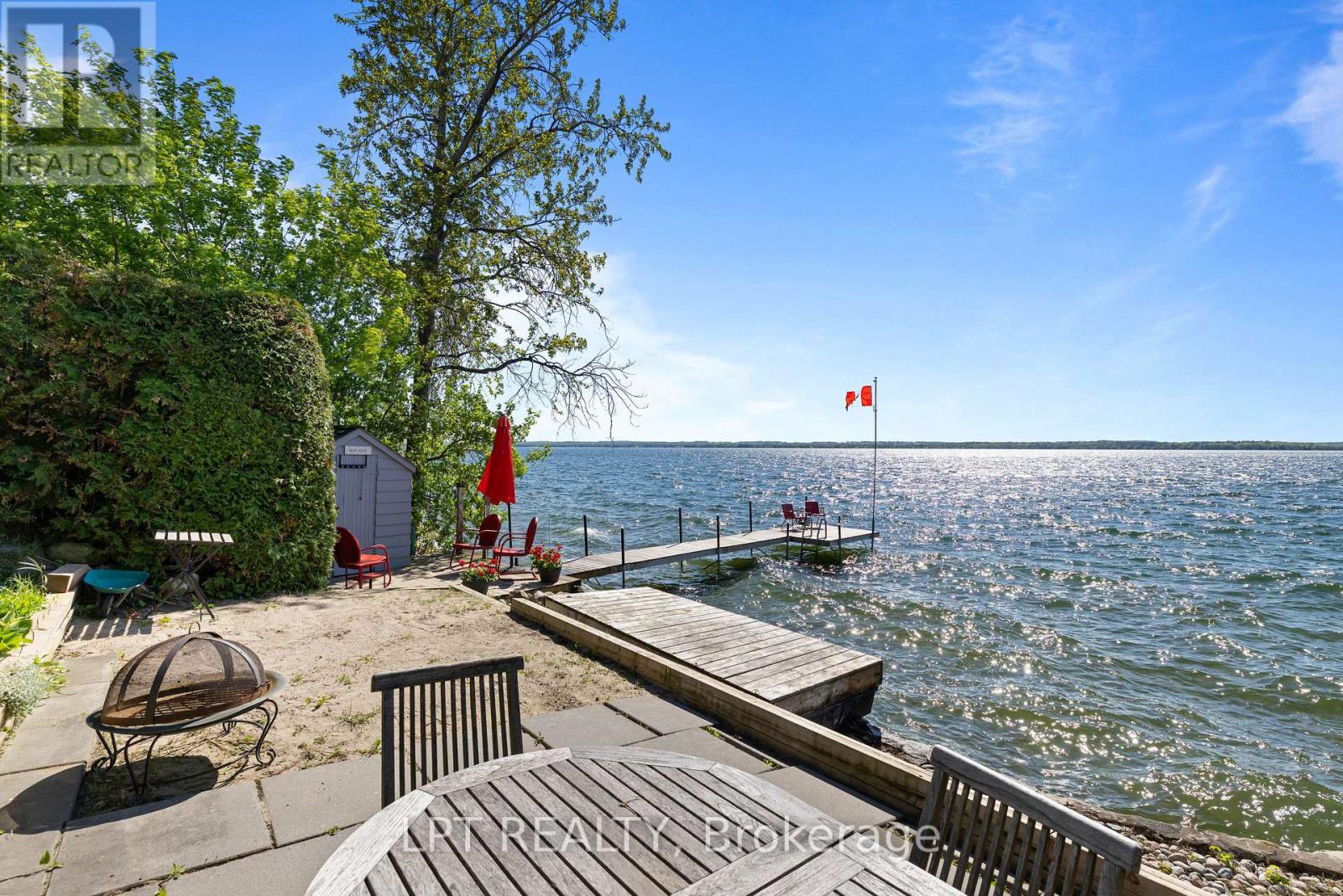 145 LAKE DRIVE N - 44