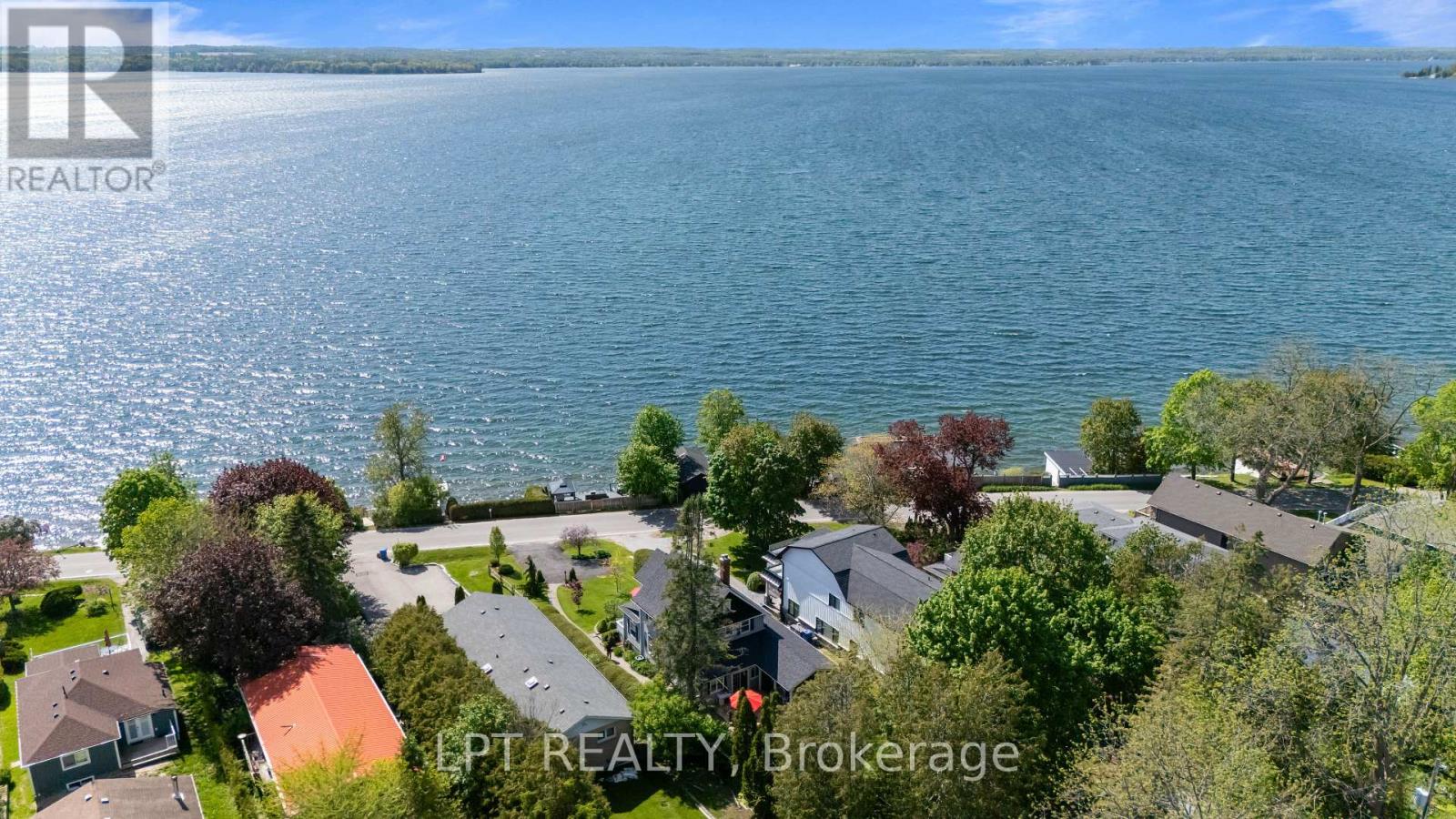 145 LAKE DRIVE N - 47