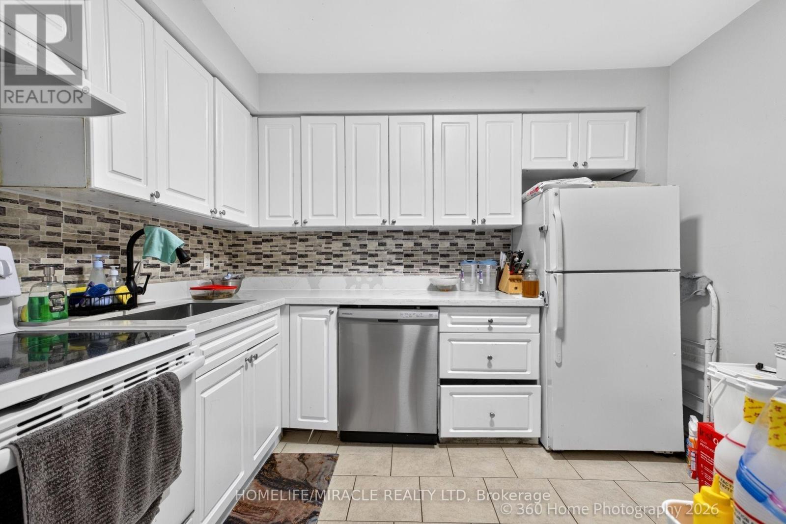 #165 74 SPRINGFAIR AVENUE - 10