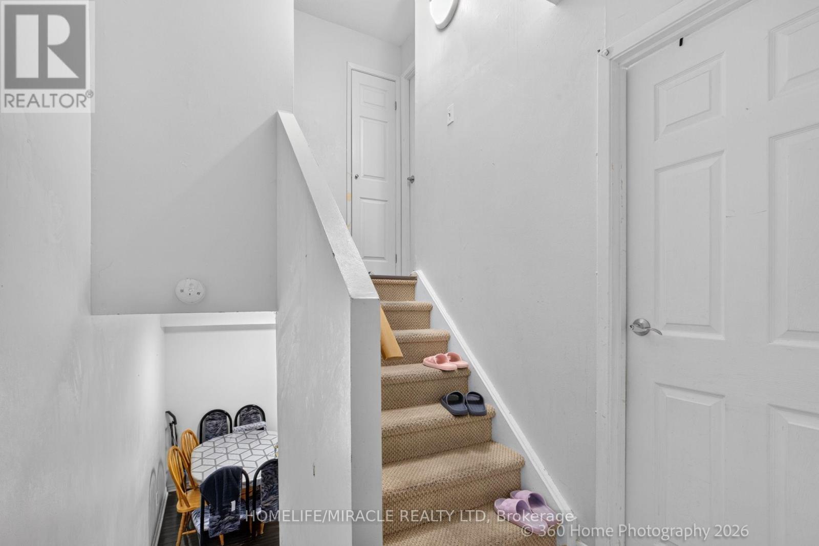 #165 74 SPRINGFAIR AVENUE - 24