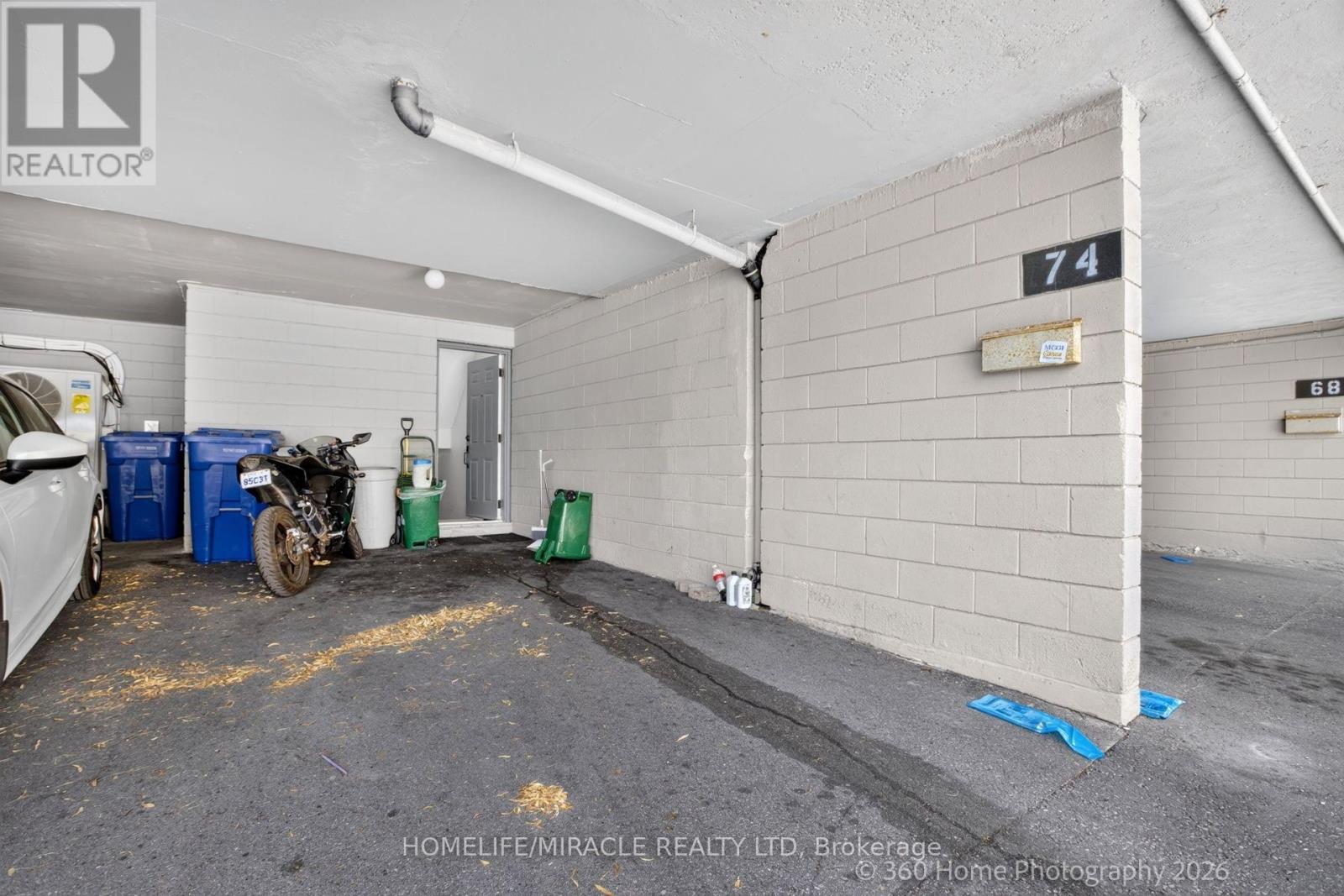 #165 74 SPRINGFAIR AVENUE - 25