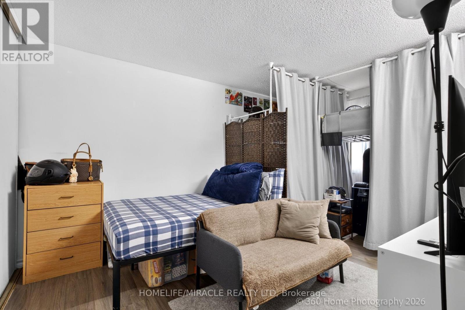 #165 74 SPRINGFAIR AVENUE - 5