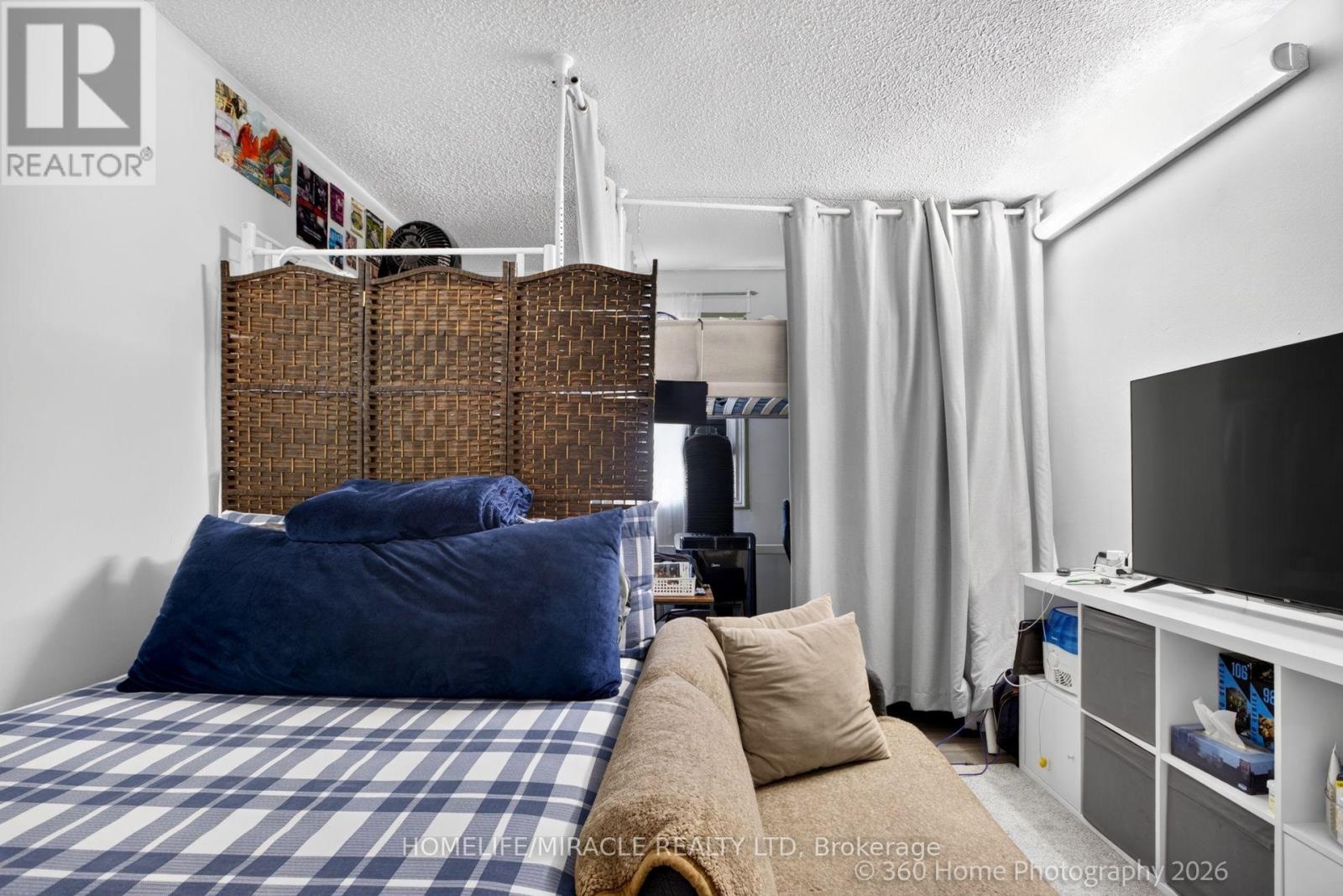 #165 74 SPRINGFAIR AVENUE - 6