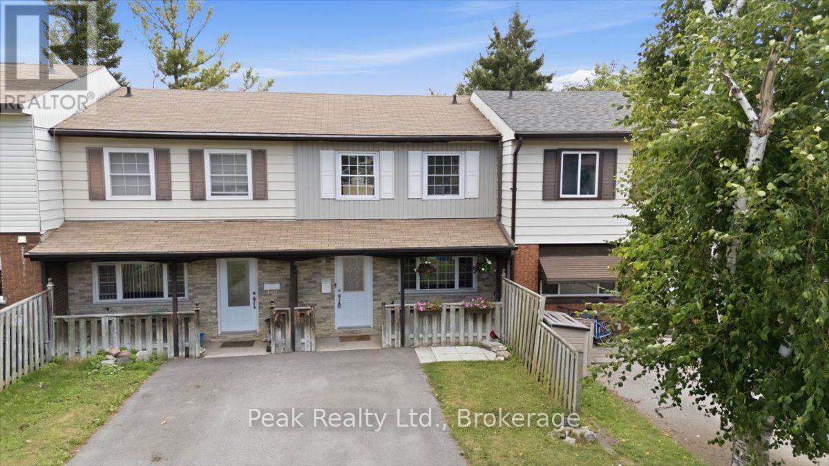 1673 APPLEWOOD CRESCENT - 1