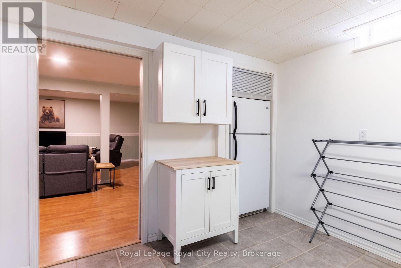 245 ELMIRA ROAD S - Image 32