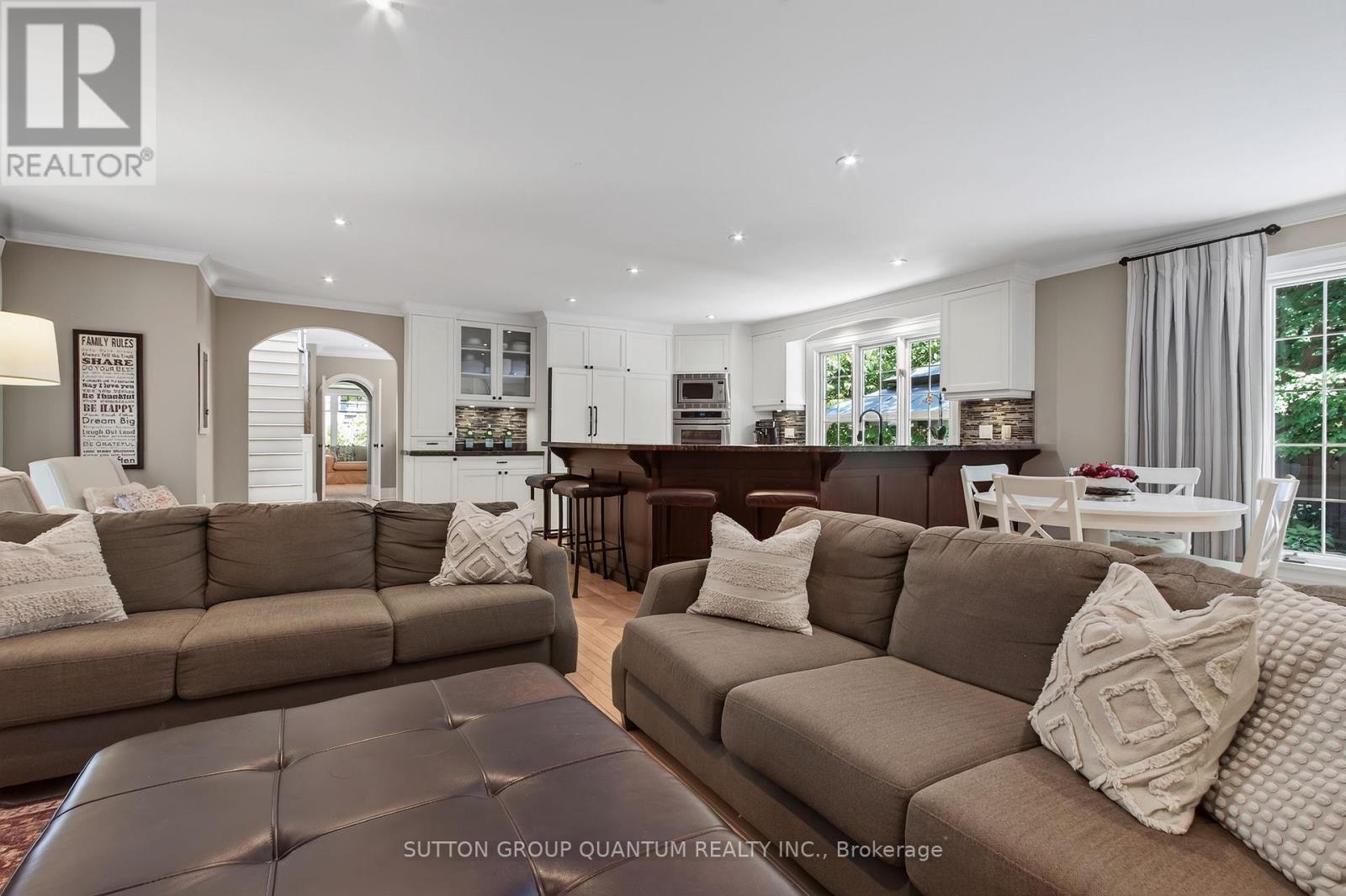 1391 QUEEN VICTORIA AVENUE - Image 21