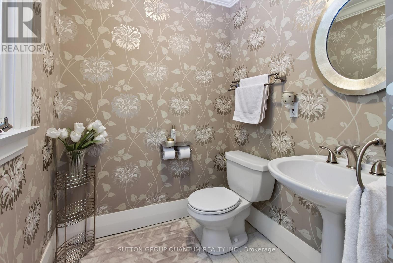 1391 QUEEN VICTORIA AVENUE - Image 24