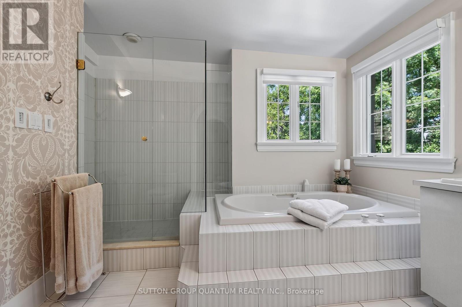 1391 QUEEN VICTORIA AVENUE - Image 31