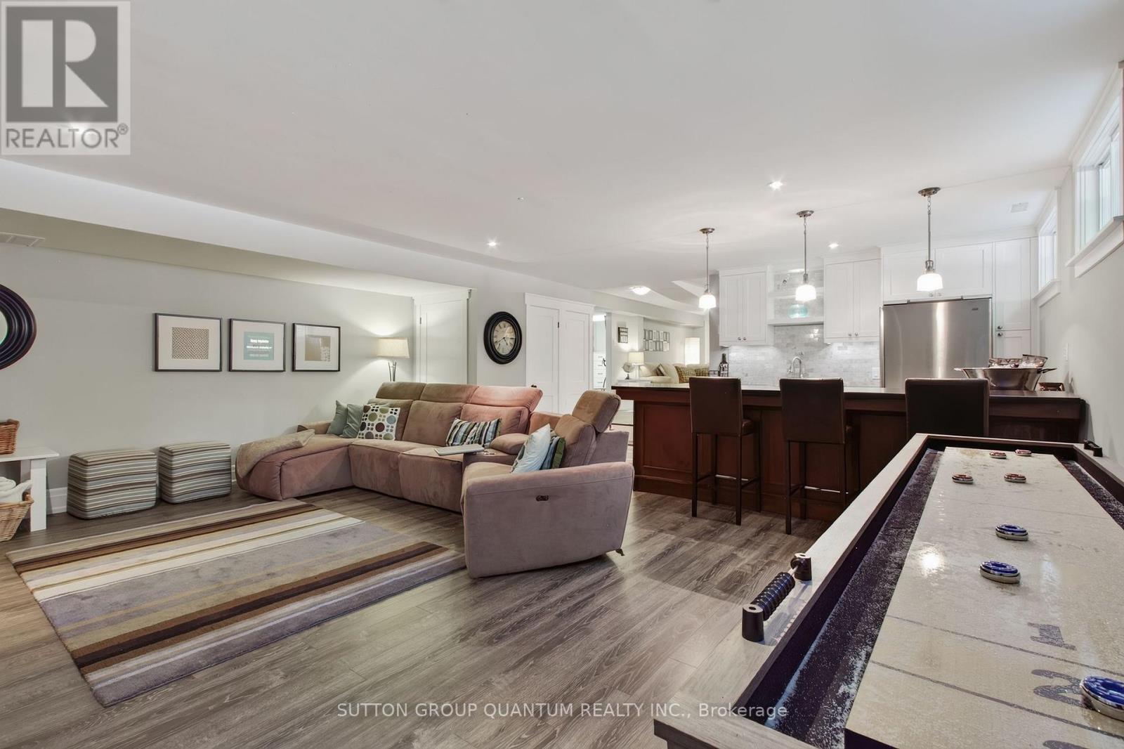 1391 QUEEN VICTORIA AVENUE - Image 36